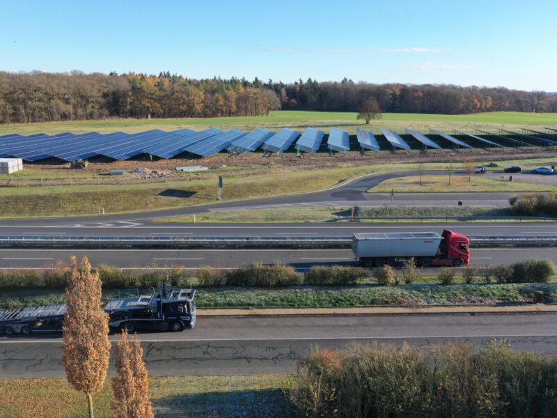 Ein weiterer "Autobahn-Solarpark" bei Neverin